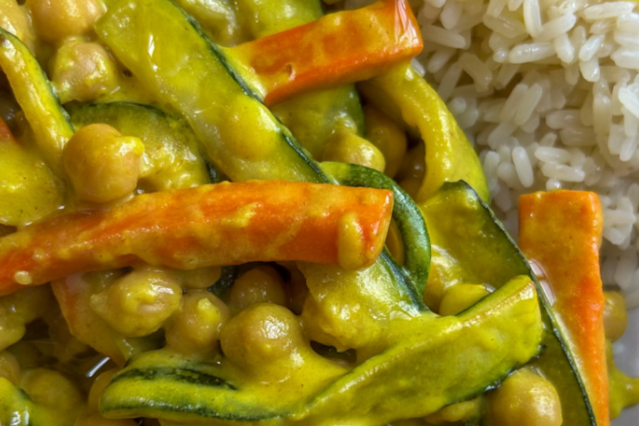 Ricetta Ceci al curry con verdure croccanti